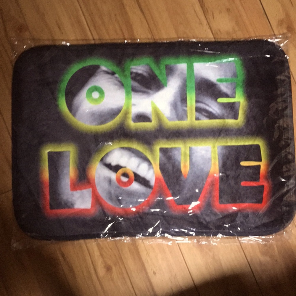 Rasta colored mat